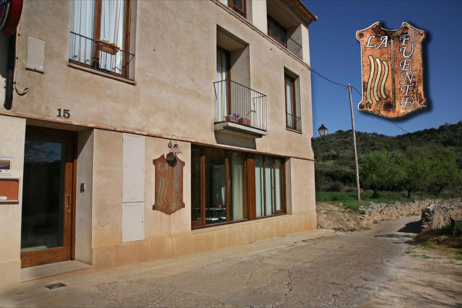 Hostal La Fuente Buera Exterior foto